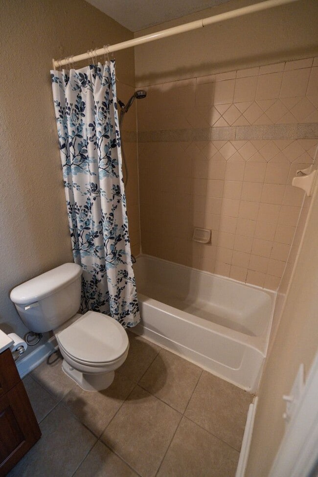Building Photo - Super cute 3 Bedroom/3Bathroom Townhome in...