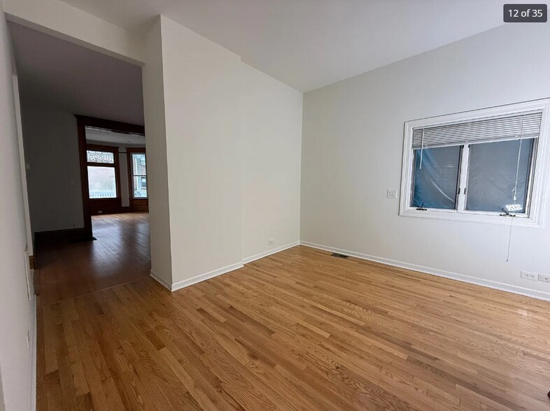 Building Photo - 3706 N Wilton Ave