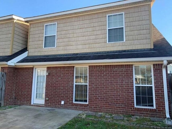 Building Photo - 923 Bryan Cir