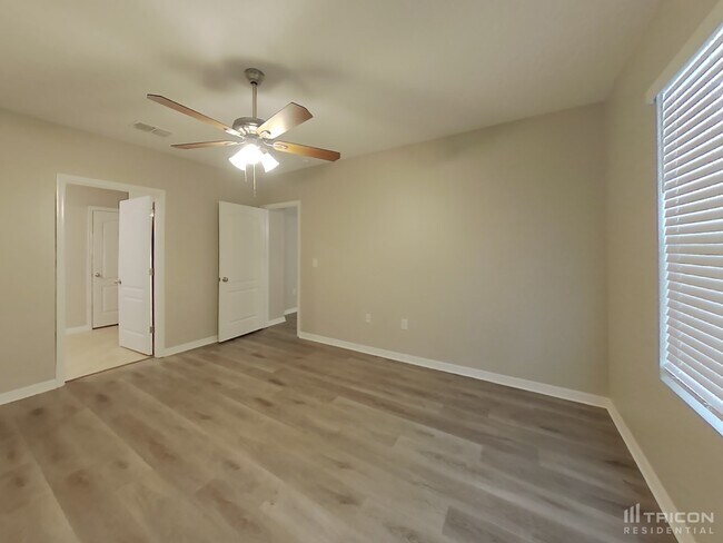 Building Photo - 5994 Churchill Square Way