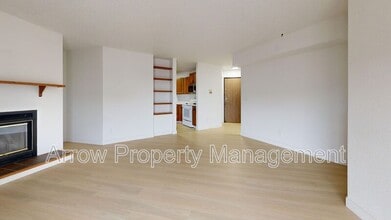 Building Photo - 205 E Arbor Ave