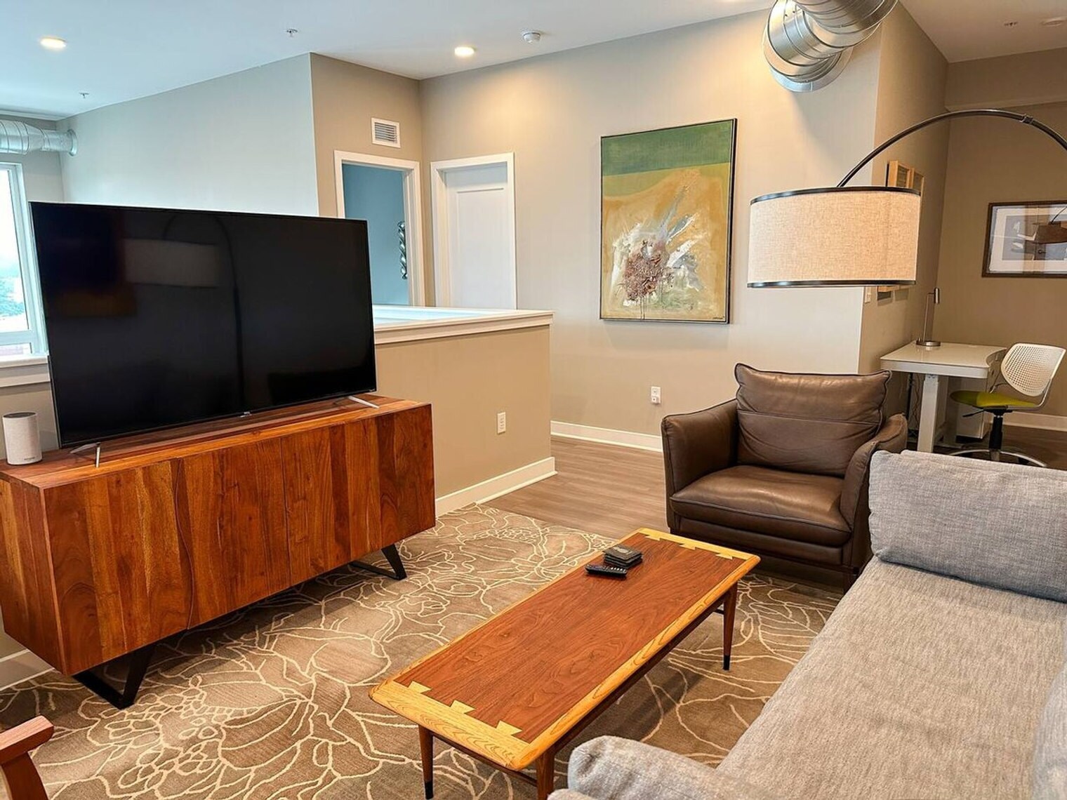 Building Photo - 630 S Goodman St