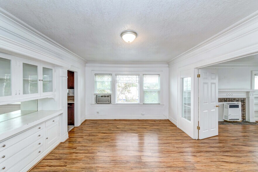 Building Photo - 1308 S Van Ness Ave