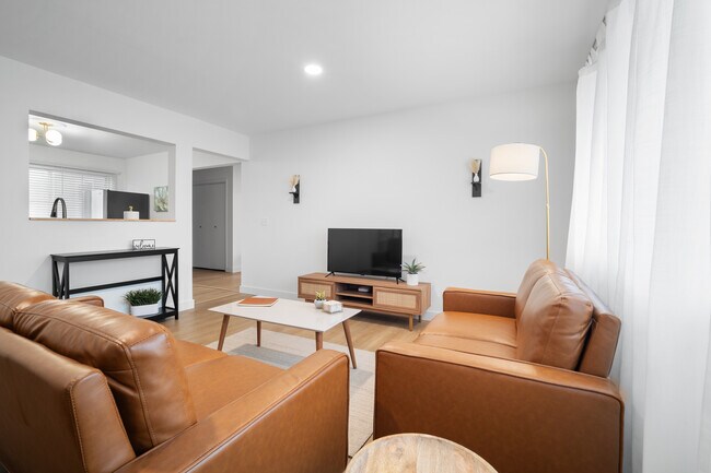 Building Photo - 1105 Julienne Dr