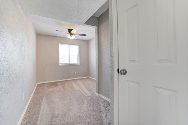 Building Photo - 1622 Claudia Dr