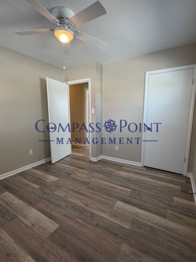 Building Photo - Newly Renovated Just For You! First Month's Rent Free!!