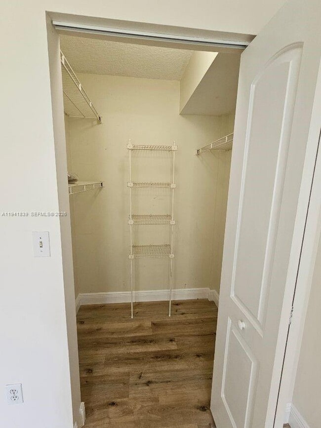 Building Photo - 111 Yacht Club Way