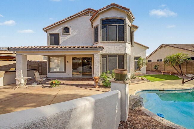 Building Photo - 6772 W Sonnet Dr