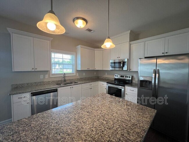 Building Photo - 4017 Pensacola Way