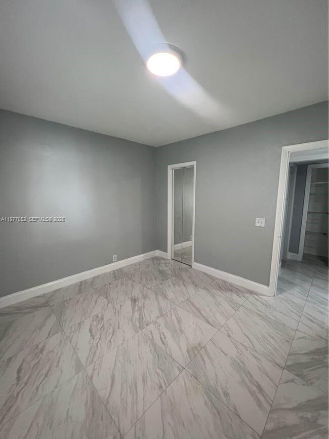 Building Photo - 18 Miami Gardens Rd