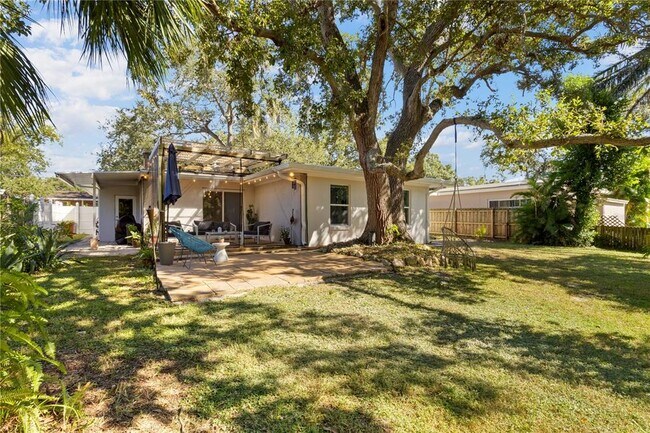 Building Photo - 1010 Bay Breeze Terrace