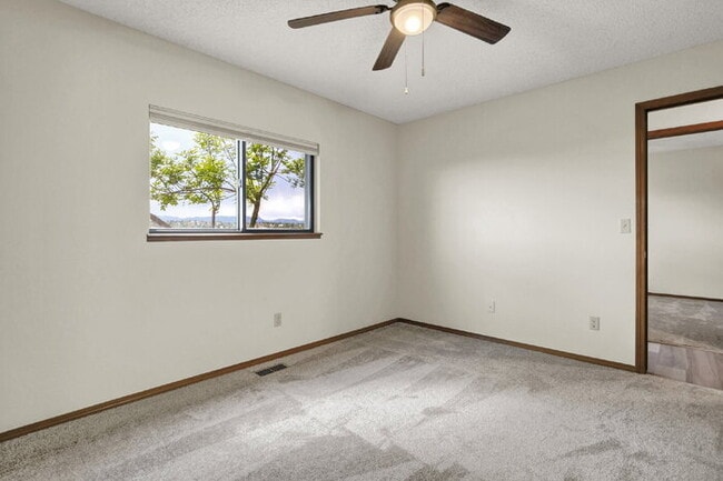 Building Photo - Updated 3-Bedroom Home with Unobstructed Pikes Peak Views Near Peterson SFB