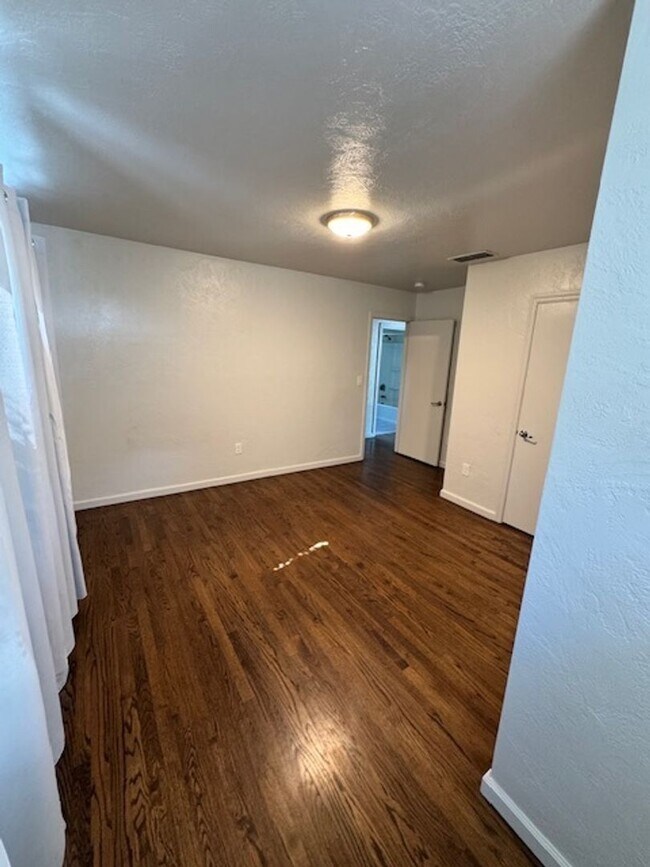 Building Photo - Charming Updated 4-Bedroom Home in the Garden Tract – Hardwood Floors, Central Air, 2-Car Garage ...