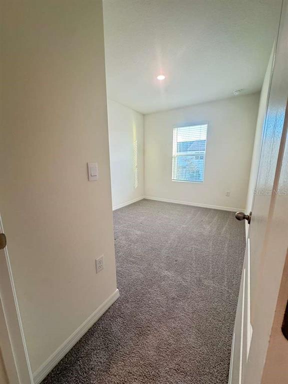 Building Photo - 1960 Tamarack Pass