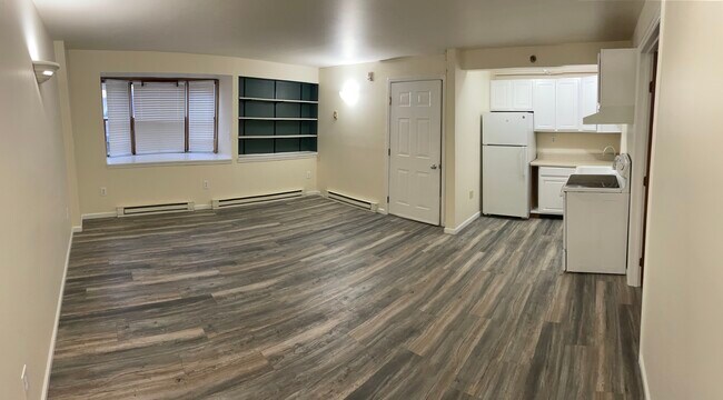 Building Photo - 224 Mill St