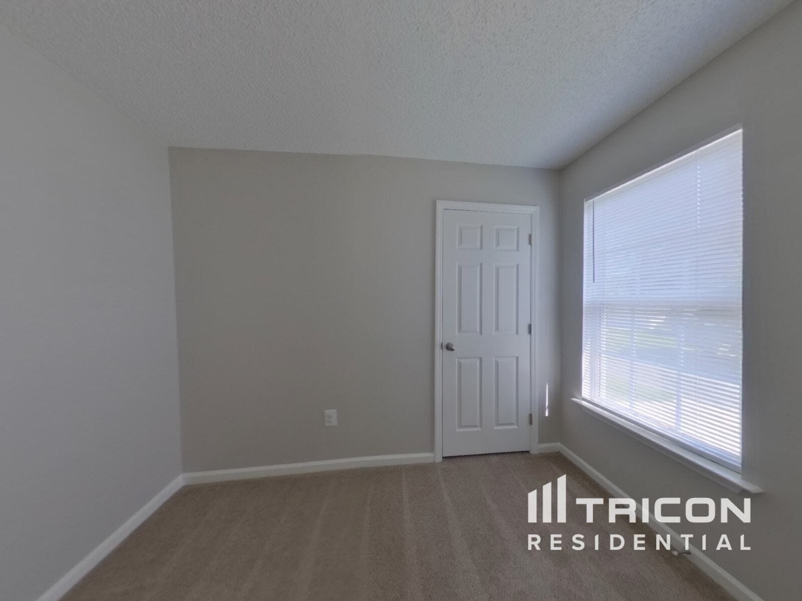Building Photo - 2404 Ivy Run Dr