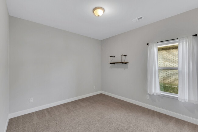 Building Photo - 173 Heritage Brook Dr