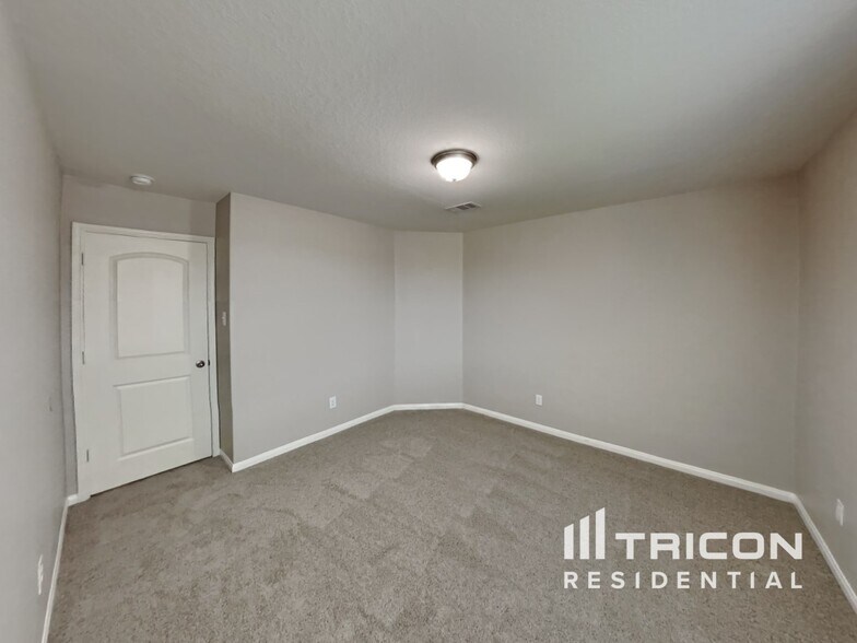 Building Photo - 2503 Regatta Ln