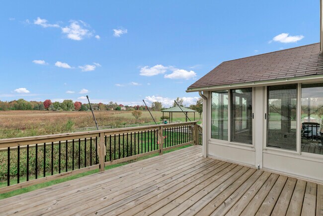 Building Photo - 2660 Harnish Dr