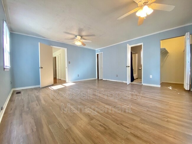 Building Photo - 1006 73rd St