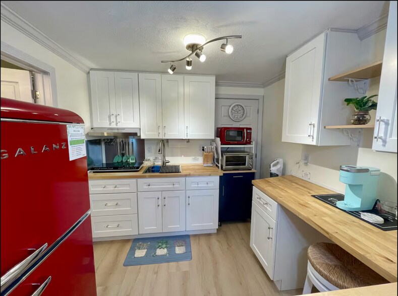 Building Photo - 35 Main St