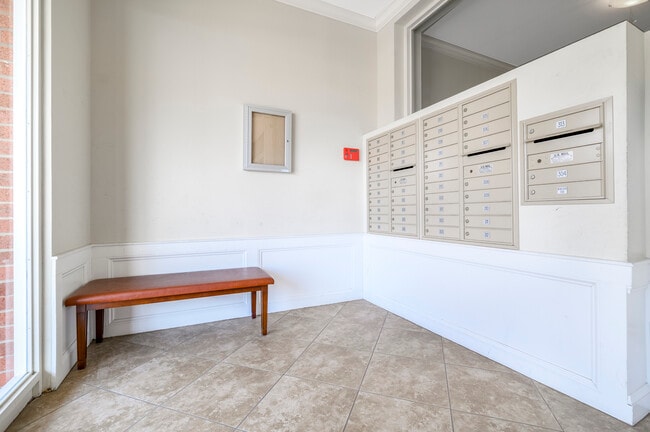 Building Photo - 185 Melba St