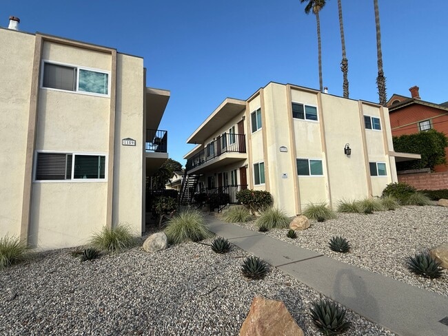 Building Photo - Downtown Ventura Upstairs One Bedroom Apartment
