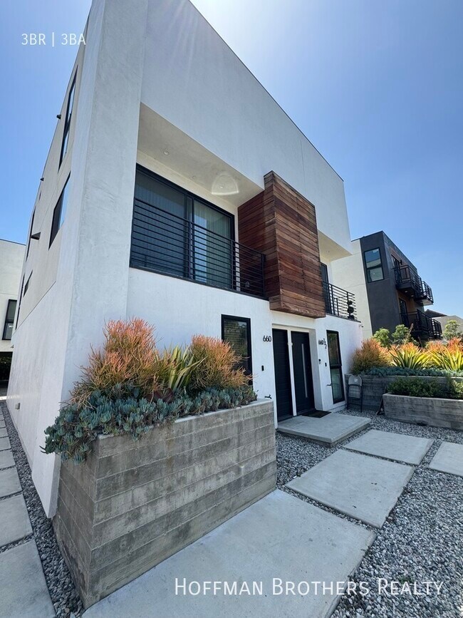 Building Photo - 660 Mariposa Ave