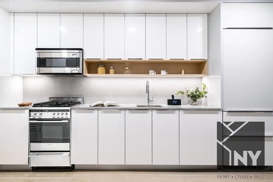 Building Photo - 20 Wall St