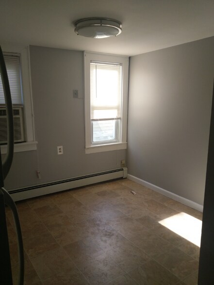 Building Photo - 571 Avenue A