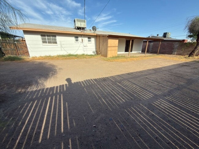 Building Photo - 7010 N 34th Ave