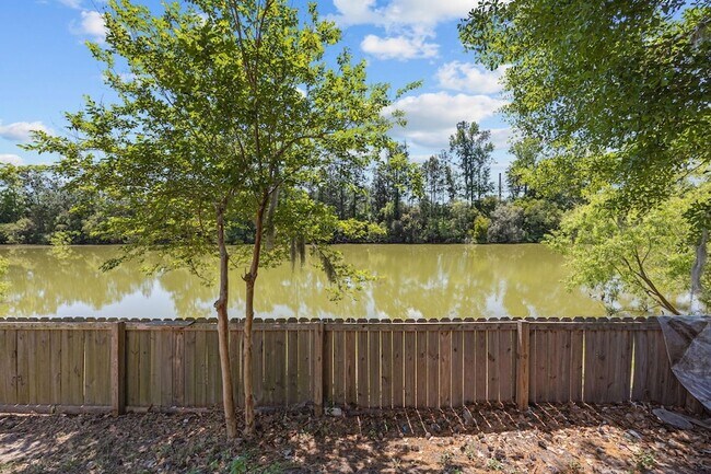 Building Photo - 8988 Cat Tail Pond Rd