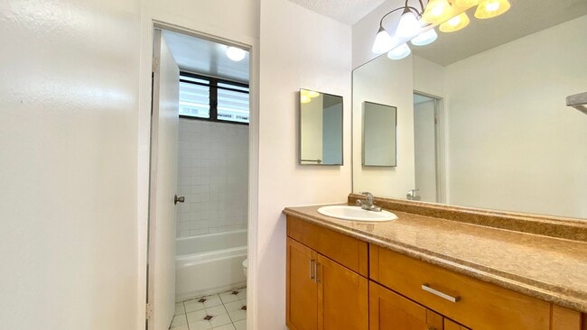 Building Photo - Available Now! Studio on Kinau Street with...