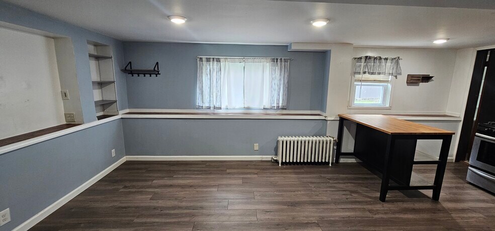 Building Photo - 3520 N Narragansett Ave