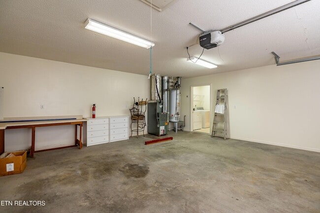 Building Photo - 170 Manchester Dr