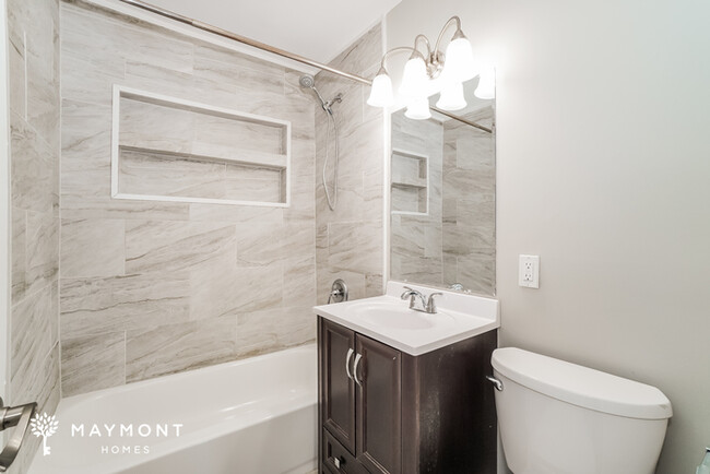 Building Photo - 647 Savannah Dr