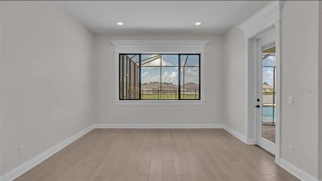 Building Photo - 6980 Bentridge Dr