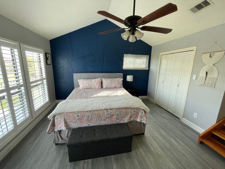 Building Photo - 204 Yaupon Dr