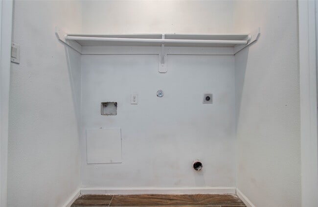 Building Photo - 8040 Howton St