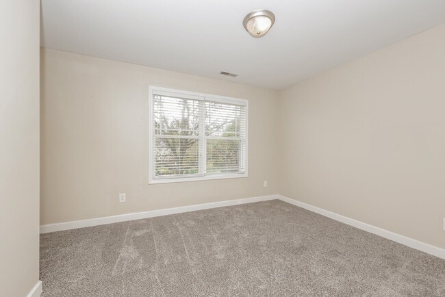 Building Photo - 8002 Starling Ct