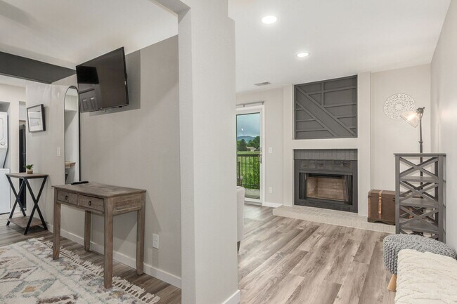 Building Photo - Charming 1 bedroom, 1 bath Condo