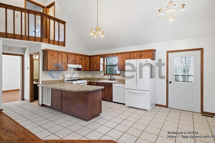 Building Photo - 103 Autumn Ln