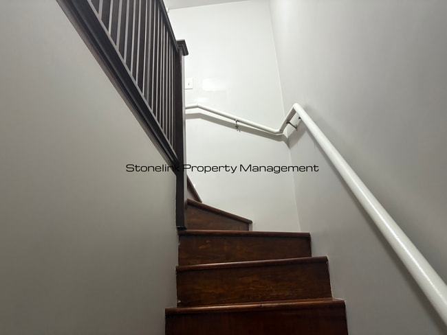 Building Photo - Newly Renovated Single Family Home For Ren...