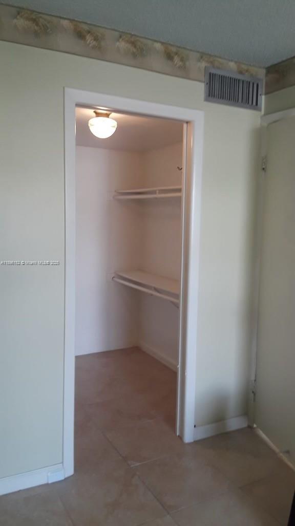 Building Photo - 10855 SW 112th Ave