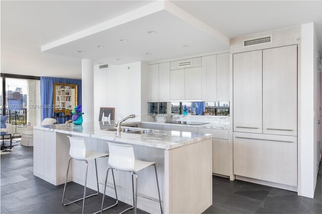 Building Photo - 555 NE 15th St