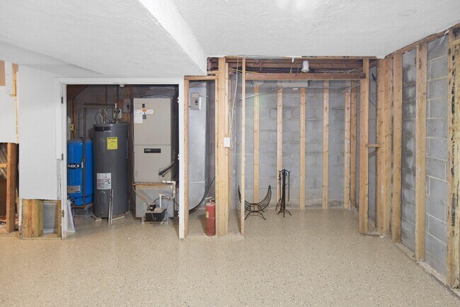 Building Photo - 149 Windcliff Rd