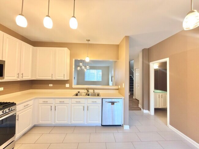 Building Photo - 2263 Daybreak Dr