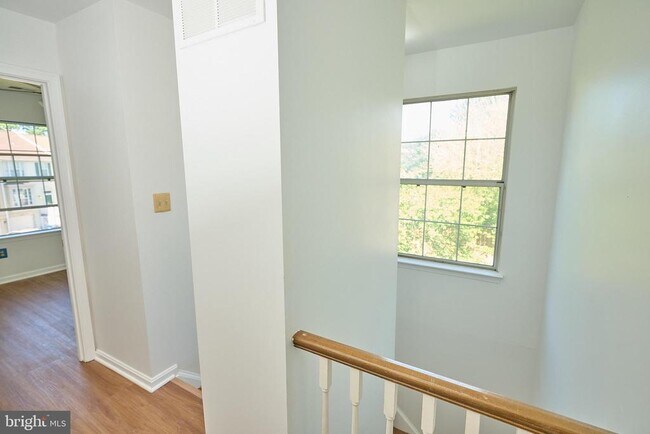 Building Photo - 46760 Hobblebush Terrace