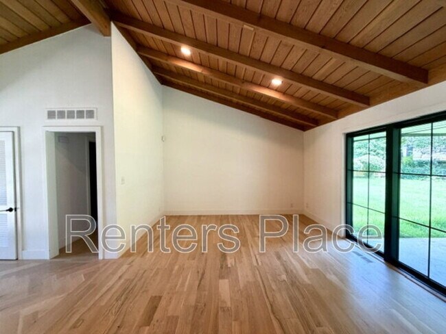 Building Photo - 2616 E 58th St