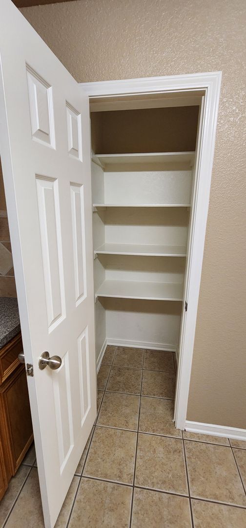 Building Photo - 3 Bedroom / 2 Bath Duplex – Text 201-231-7...